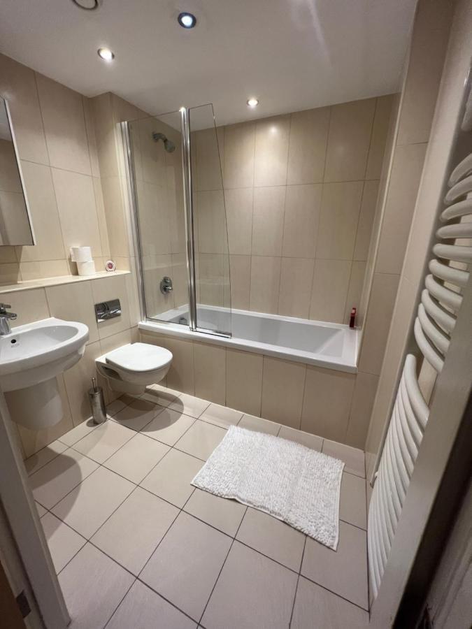 Bigkings Cosy 2 Bedroom Apartment With Free Parking In Central Манчестер Экстерьер фото
